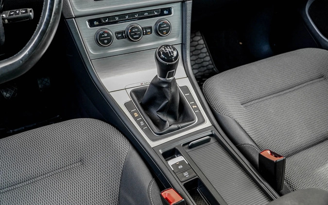 Volkswagen Golf cena 34900 przebieg: 212000, rok produkcji 2016 z Błonie małe 667